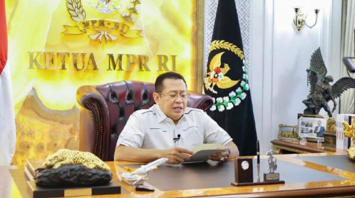 Ketua MPR RI Bambang Soesatyo dalam Seminar Nasional dan Eksibisi Kebangkitan Koperasi Indonesia yang diselenggarakan Universitas Padjajaran secara virtual di Jakarta, Jumat (16/12/22).